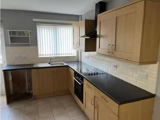 New 1 BA 4 bedroom semi detached house for rent in Quinton Roa.
