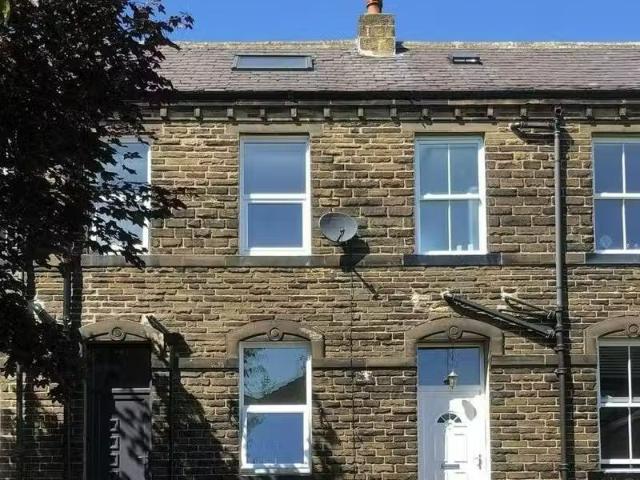Nice 1 BA 4 bedroom terraced house for rent in Mill Street, Cu.