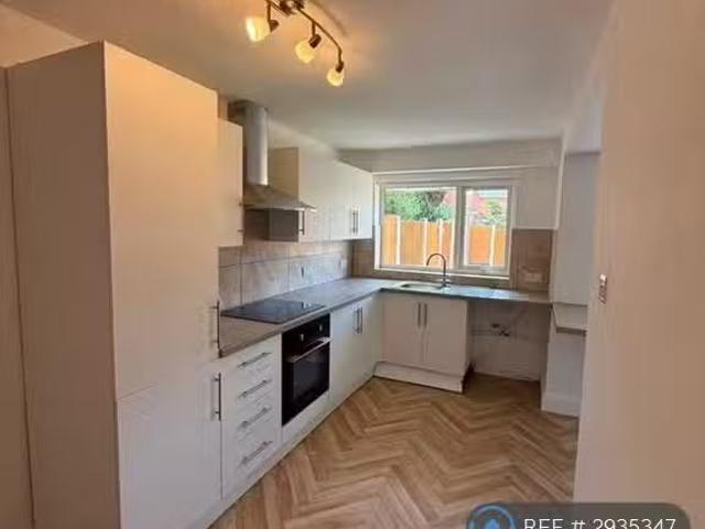 Cozy 1 BA 5 bedroom semi detached house for rent in Yarrow Av.