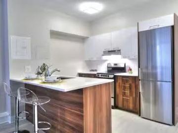 Just in! 1 BA 111 2070 Boul. De Maisonneuve O. Montréal Ville.