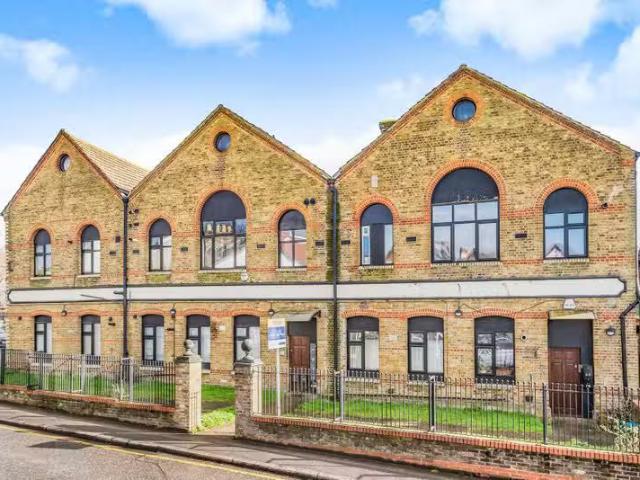 New 1 BA 1 bedroom apartment for rent in Homesdale Road, Broml.