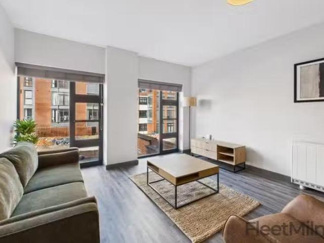 Cheap 1 BA 1 bedroom apartment for rent in Lock House, Lionel.