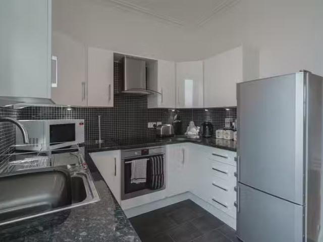 Deal! 1 BA 1 bedroom apartment for rent in Rosemount Place Fla.