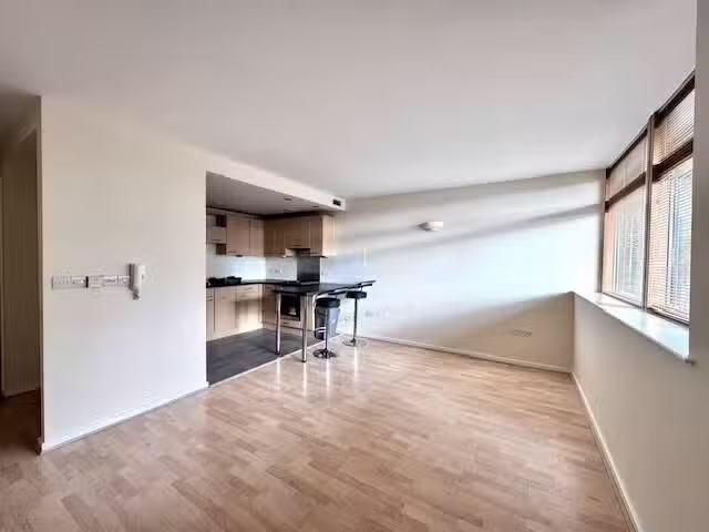 Cozy 1 BA 1 bedroom apartment for rent in The Arches, Bolton T.