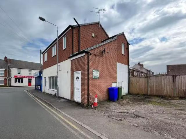 Just in! 1 BA 1 bedroom apartment for rent in Thrumpton Lane.