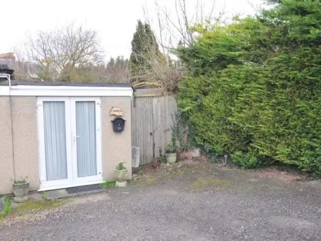 Rental! 1 BA 1 bedroom bungalow for rent in Vandyck Avenue, Ke.