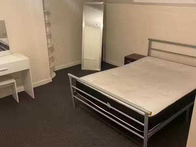For Rent! 1 BA 1 bedroom flat for rent in Whetley Grove, Bradf.