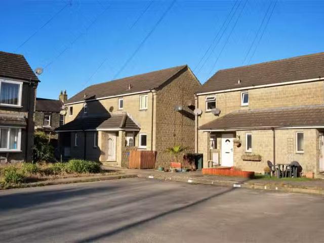 Unique 1 BA 1 bedroom flat for rent in Alexandra Court, Skipto.