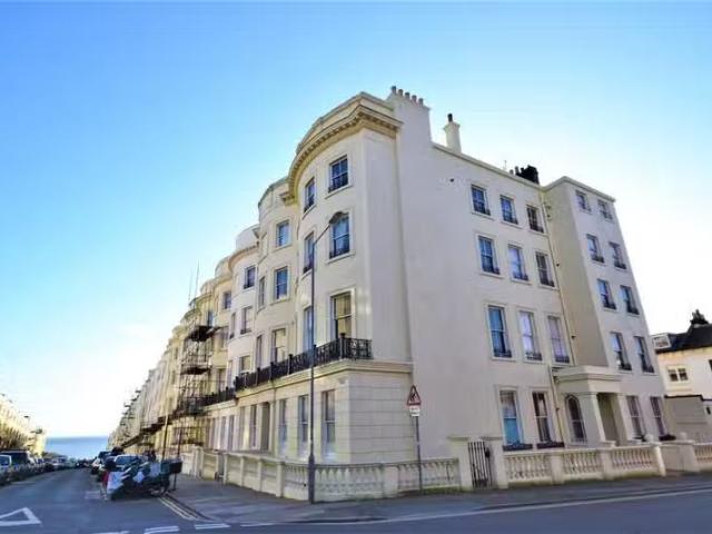 Just in! 1 BA 1 bedroom flat for rent in Brunswick Place, Hove.