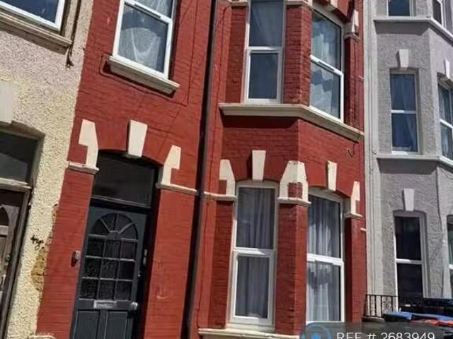Cheap 1 BA 1 bedroom flat for rent in Hatfeild Road, Margate.