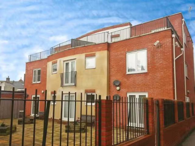 Charming 1 BA 1 bedroom flat for rent in High Street, CO15