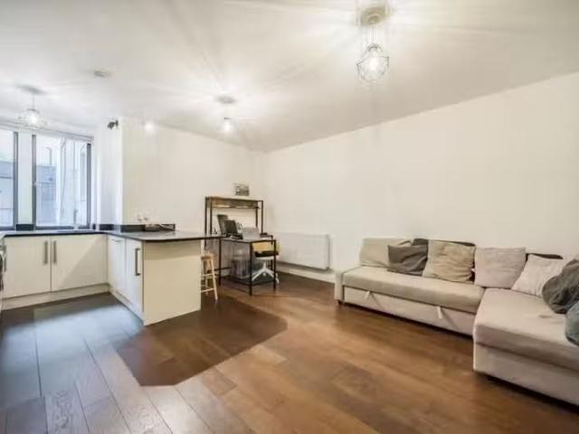 New 1 BA 1 bedroom flat for rent in Little Somerset Street, Al.