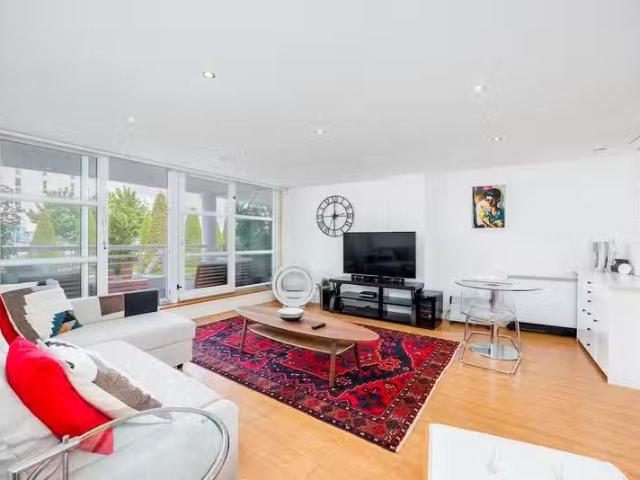 New 1 BA 1 bedroom flat for rent in Manchester Road, London, E14