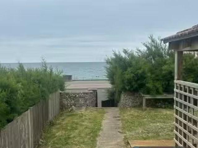 Nice 1 BA 1 bedroom flat for rent in Marine Parade, Seaford, B.