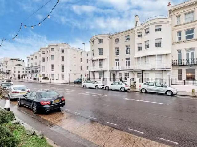 Unique 1 BA 1 bedroom flat for rent in Marine Parade, Worthing.