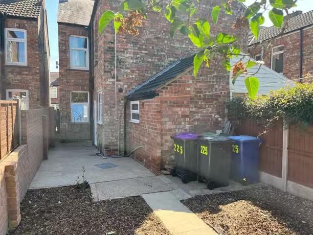 Cozy 1 BA 1 bedroom flat for rent in Ropery Road, Gainsborough.