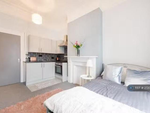 Nice 1 BA 1 bedroom house share for rent in Cranbrook Road, Br.