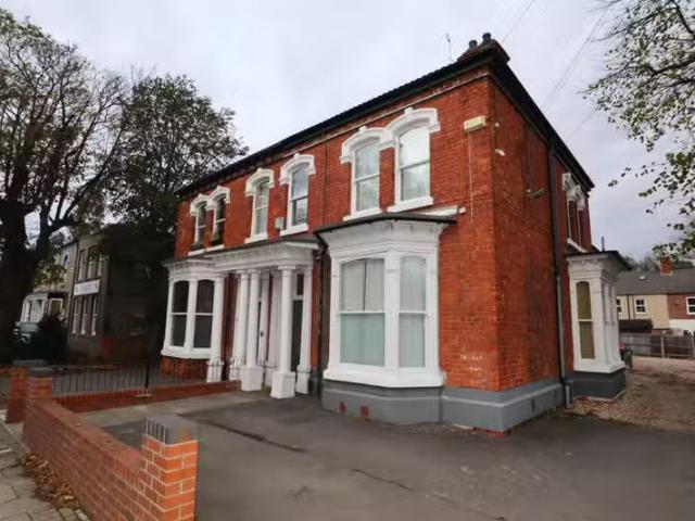 For Rent! 1 BA 1 bedroom house share for rent in Dudley Street.