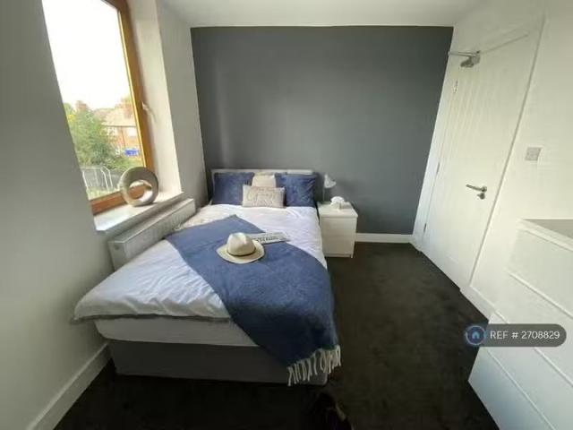 Nice 1 BA 1 bedroom house share for rent in North Eastern Road.