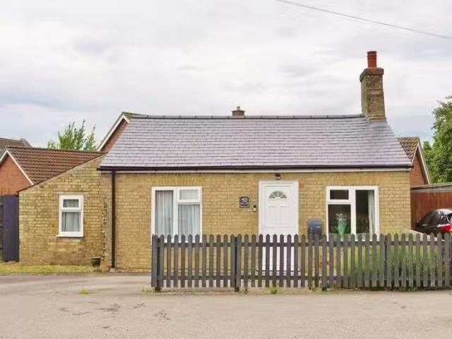 For Rent! 1 BA 2 bedroom cottage for rent in West End, Haddenh.