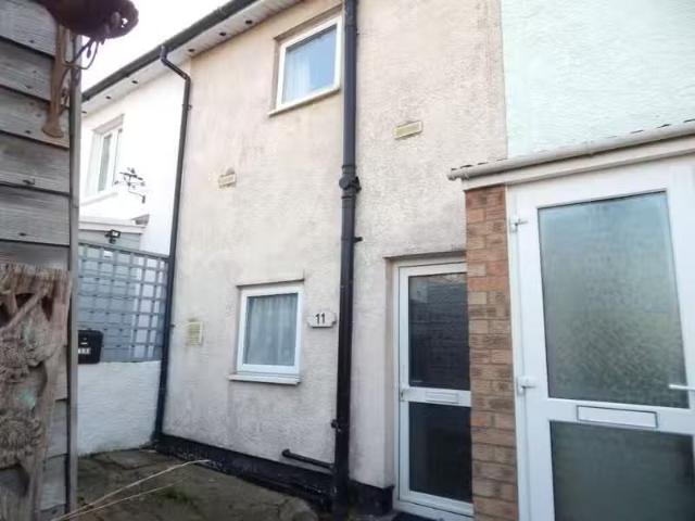 Deal! 1 BA 2 bedroom cottage for rent in Portland Avenue, Harw.
