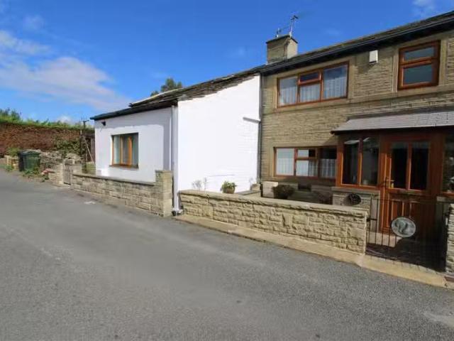 Just in! 1 BA 2 bedroom cottage for rent in Squirrel Lane, Bra.