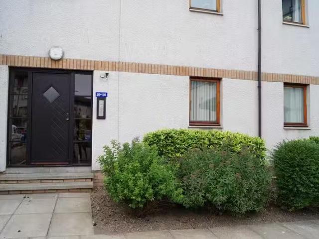 For Rent! 1 BA 2 bedroom apartment for rent in Bloomfield Cour.
