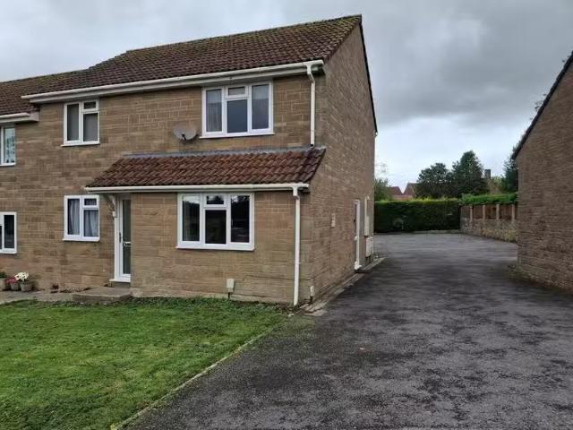 Charming 1 BA 2 bedroom apartment for rent in Churchfield Driv.