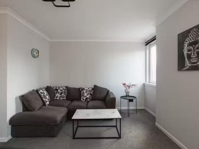 Nice 1 BA 2 bedroom apartment for rent in George Street Flat D.