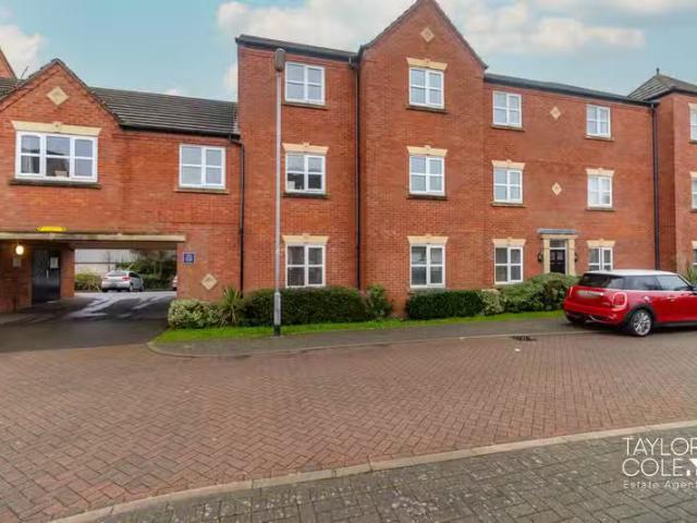 Just in! 1 BA 2 bedroom apartment for rent in Leven Road, Tamw.