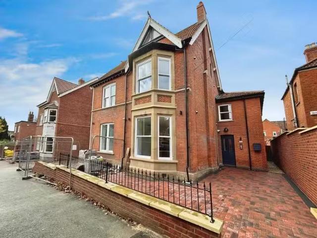 For Rent! 1 BA 2 bedroom apartment for rent in The Avenue, Yeo.