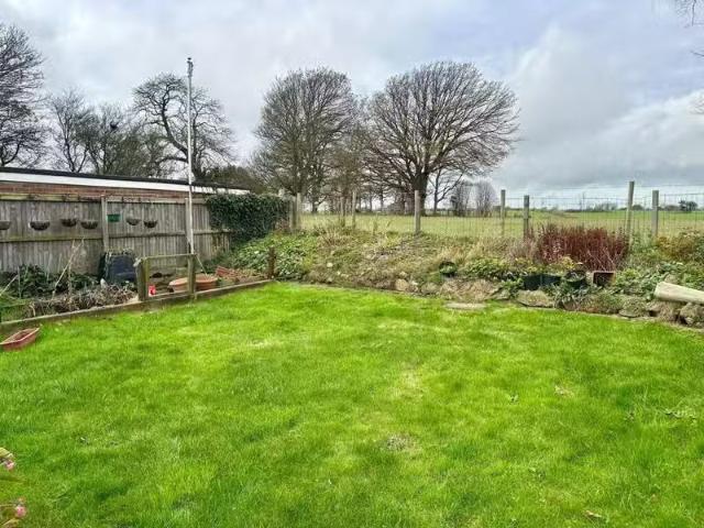 Cheap 1 BA 2 bedroom bungalow for rent in Lady Garne Road, Wes.