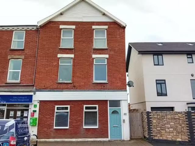 Just in! 1 BA 2 bedroom ground floor flat for rent in Beach Ro.