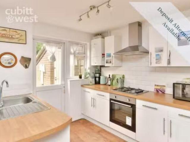 Deal! 1 BA 2 bedroom end of terrace house for rent in Abbey Cl.