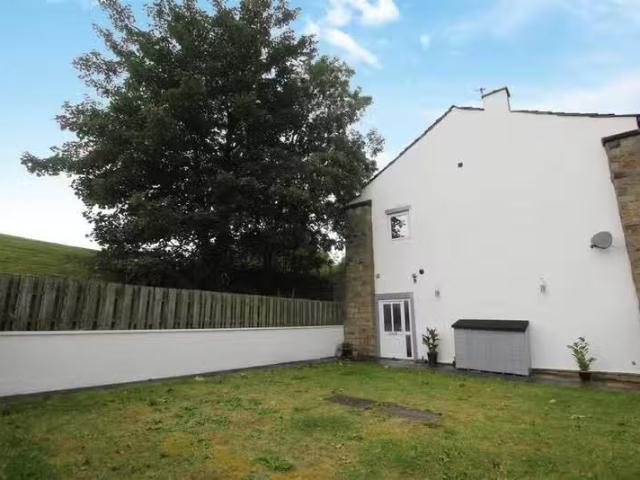 Rental! 1 BA 2 bedroom end of terrace house for rent in Dubb L.