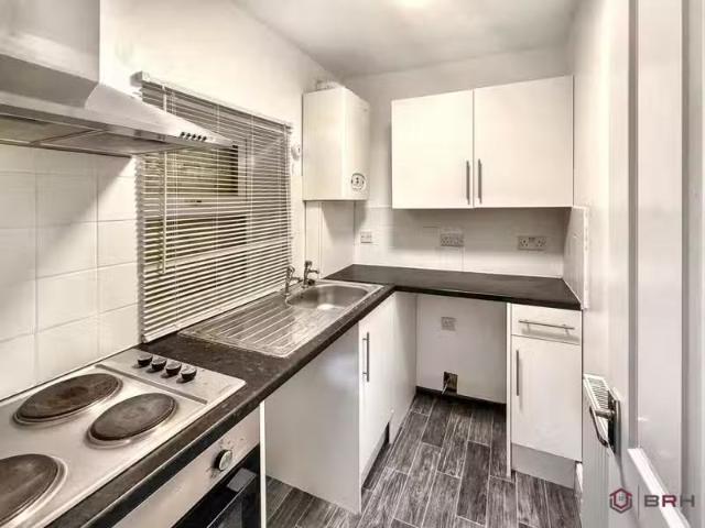 Just in! 1 BA 2 bedroom flat for rent in Wellington Road, Donc.