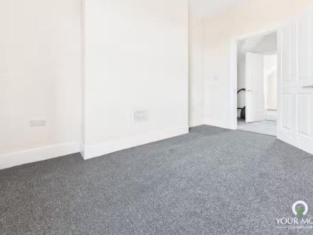 Cheap 1 BA 2 bedroom flat for rent in Westgate Bay Avenue, Wes.