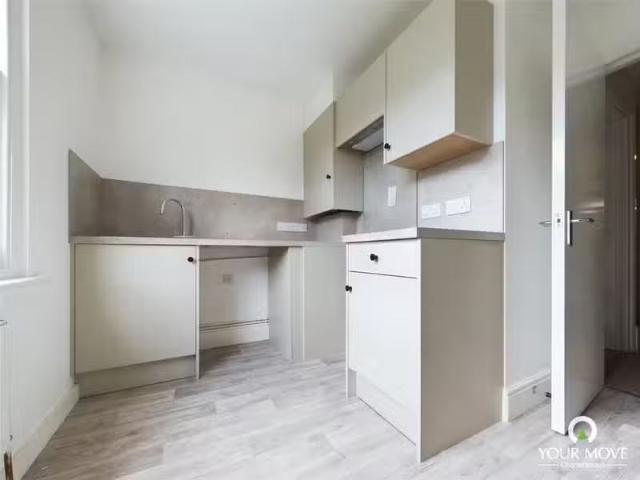 Unique 1 BA 2 bedroom flat for rent in Westgate Bay Avenue, We.