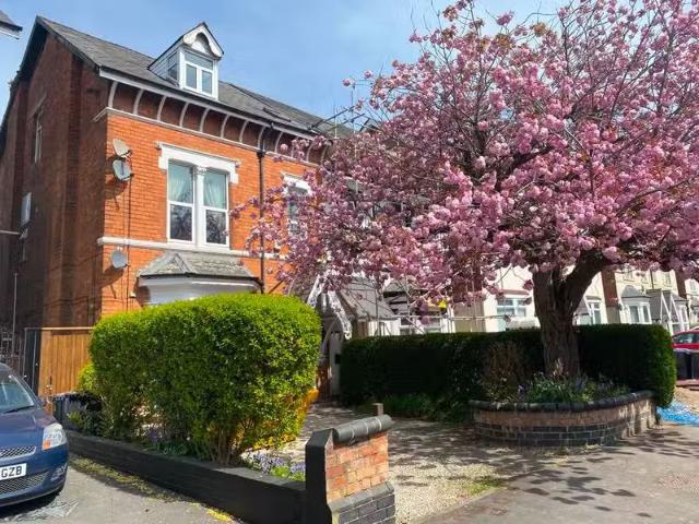 Unique 1 BA 2 bedroom flat for rent in York Road, Edgbaston, B.