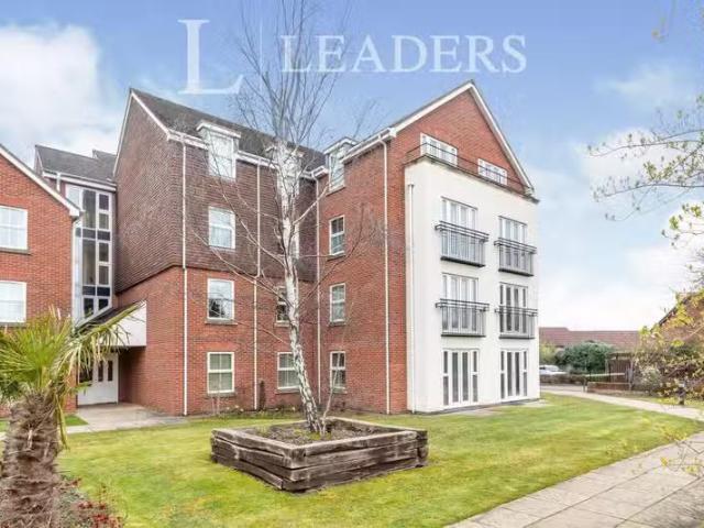 Unique 1 BA 2 bedroom flat for rent in Birch Meadow Close, CV34