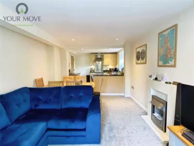 Just in! 1 BA 2 bedroom flat for rent in Canal Road, Riddlesde.