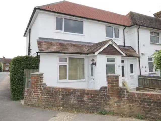 Deal! 1 BA 2 bedroom flat for rent in Middle Road, Shoreham by.