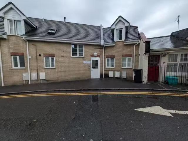 Cheap 1 BA 2 bedroom flat for rent in Norwich Road, Bournemout.