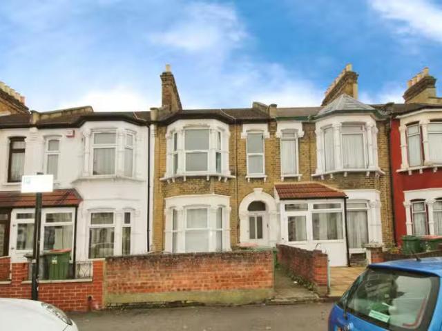 New 1 BA 2 bedroom flat for rent in St. Georges Road, Newham.