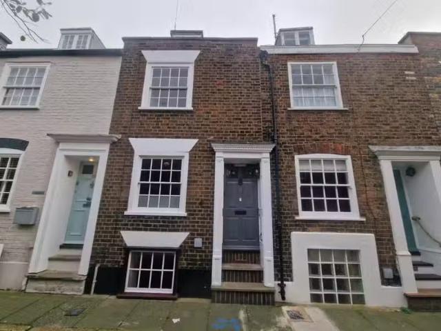 For Rent! 1 BA 2 bedroom house for rent in Exchange Street, De.