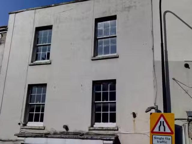 New 1 BA 2 bedroom maisonette for rent in West Street, Banwell.