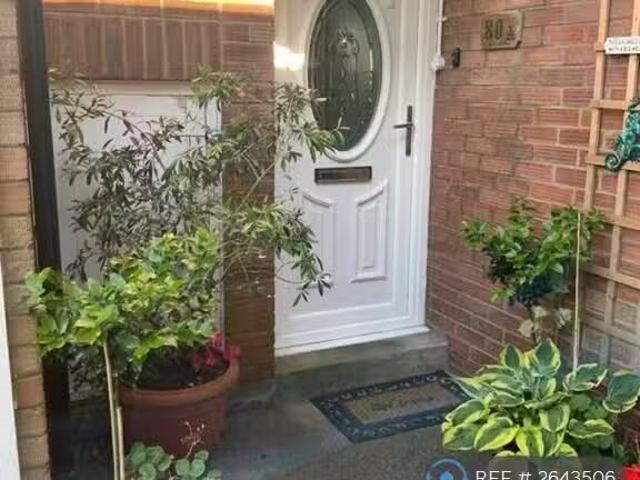 Rental! 1 BA 2 bedroom maisonette for rent in Llanedeyrn Road.