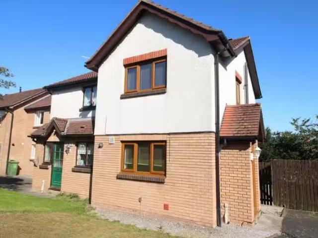 New 1 BA 2 bedroom semi detached house for rent in Berkeley Gr.