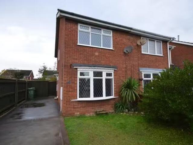 Just in! 1 BA 2 bedroom semi detached house for rent in Calder.