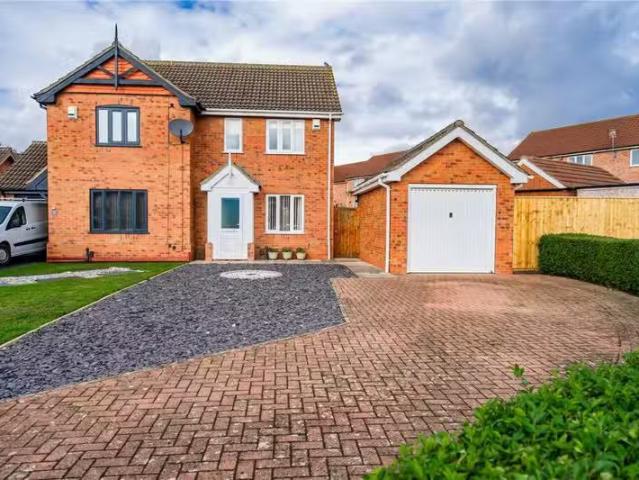 For Rent! 1 BA 2 bedroom semi detached house for rent in Peter.